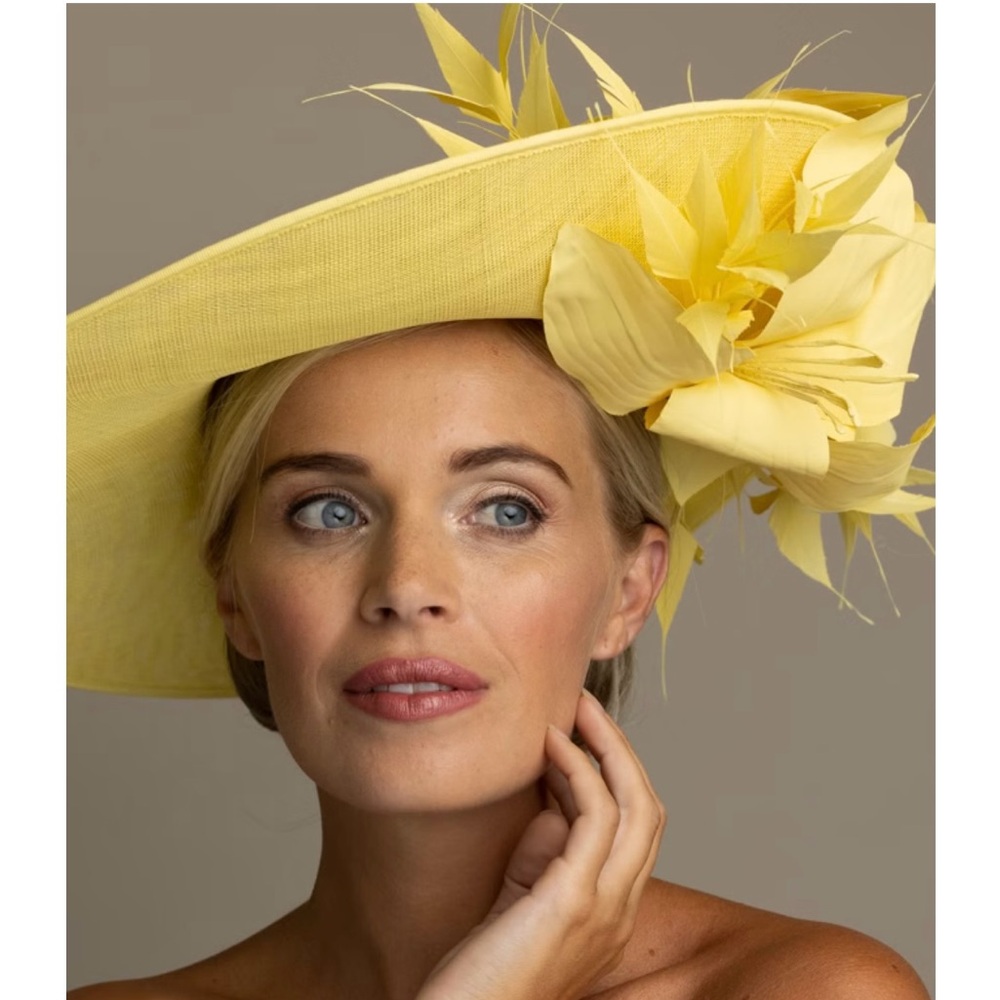 Kentucky Derby Hostie Hats Yellow Fascinator - Picture 2 of 7